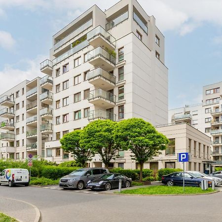 City Apartment With Parking Near Metro Mlociny By Noclegi Renters Варшава Экстерьер фото